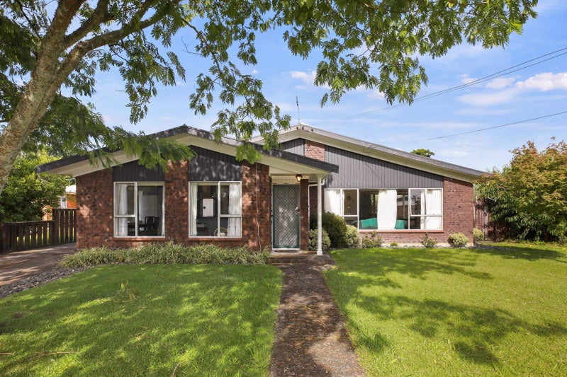 20 Anthony Crescent, Bader, Hamilton - Carousel 1