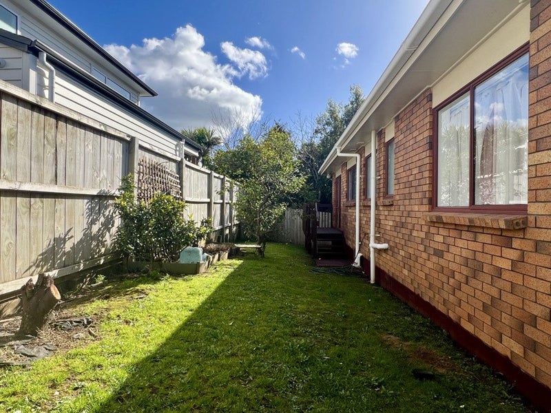 2/89 Hillsborough Road, Mount Roskill, Auckland - Carousel 11