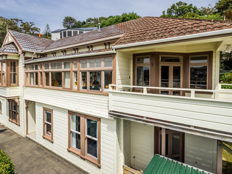 5 Lytton Street, Wadestown, Wellington - Carousel 1