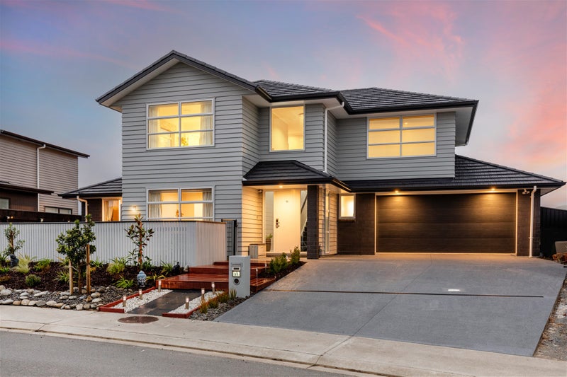 11 Rotorua Grove, Aotea, Porirua - Carousel 1