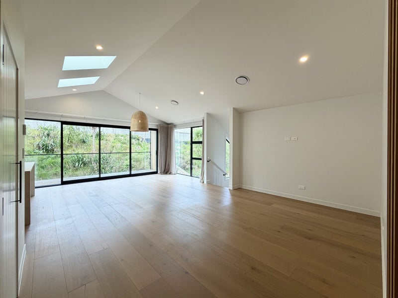 5 Fender Place, Long Bay, Auckland - Carousel 1