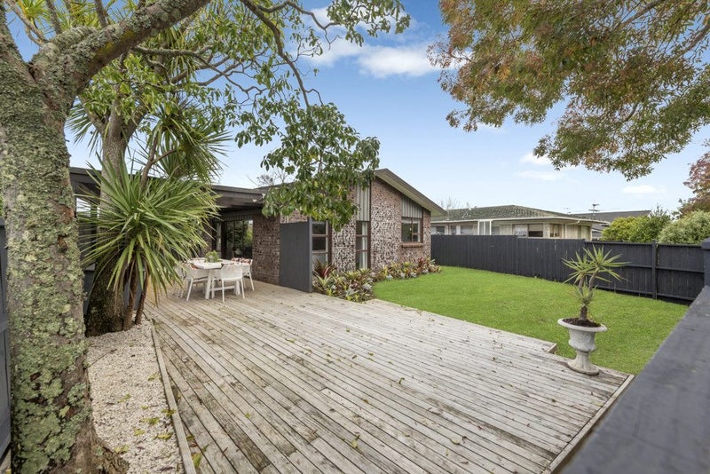 1/70 Mirrabooka Avenue, Botany Downs, Auckland - Carousel 2