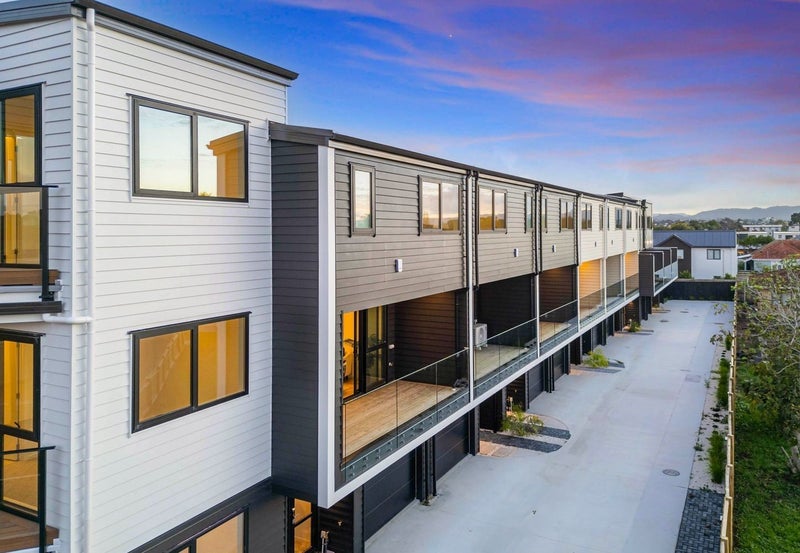 9/130 Rosebank Road, Avondale, Auckland - Carousel 1