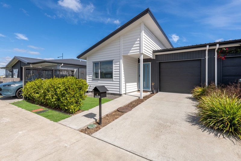 4 Kutukutu Street, Takanini, Auckland - Carousel 1