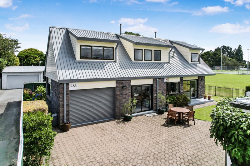 23 Kelvin Place, Hamilton East, Hamilton - Carousel 2