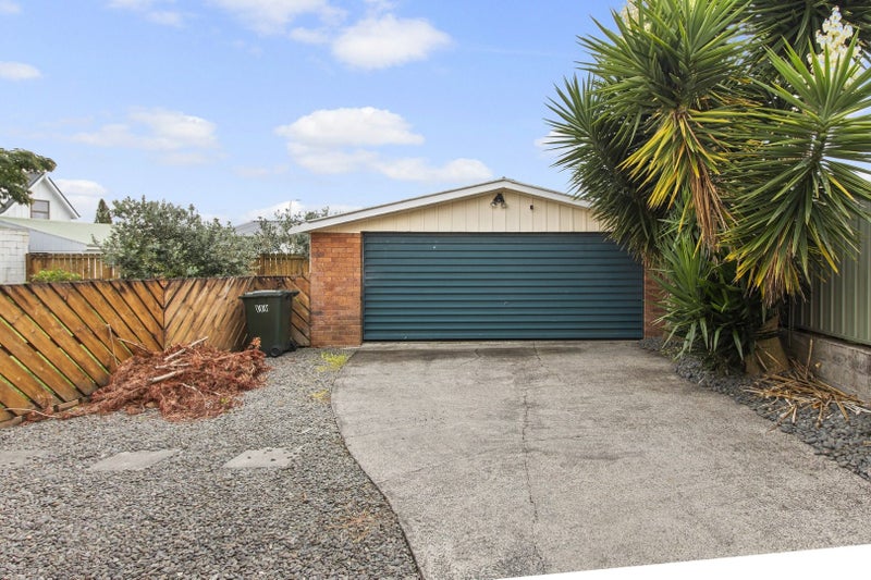 4 Gerrand Place, Chedworth, Hamilton - Carousel 18