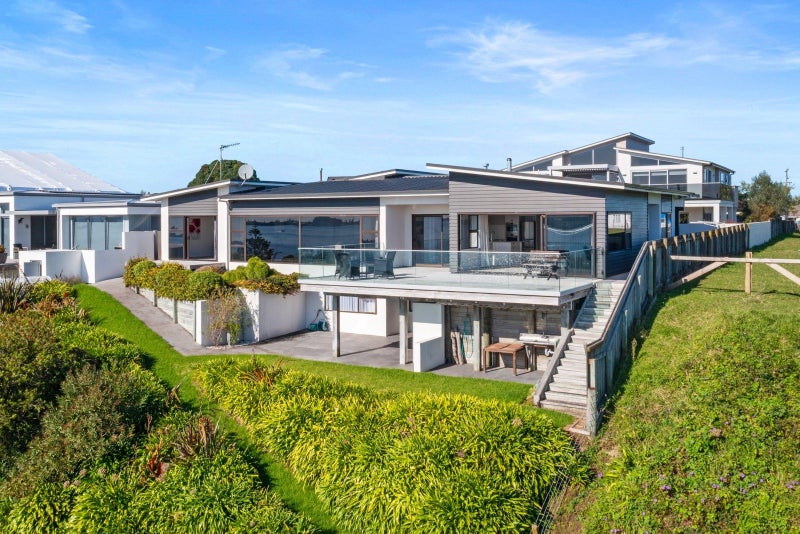 8 Aylesbury Terrace, Otumoetai, Tauranga - Carousel 2