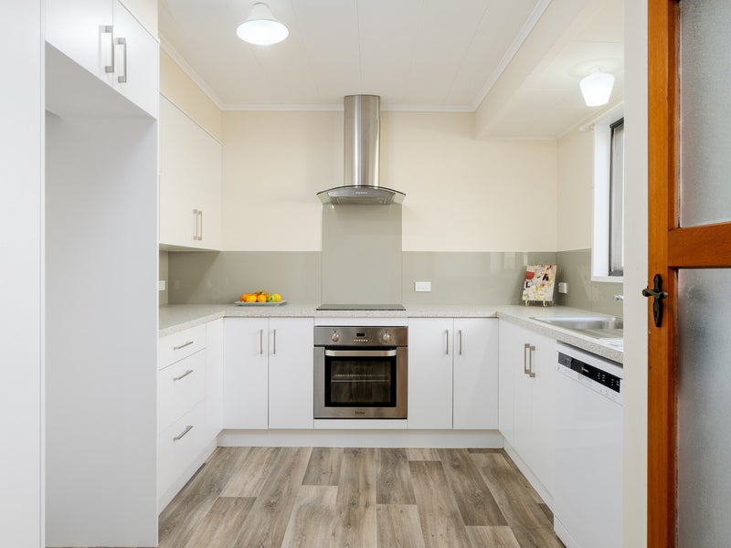 1/2 Sievwright Lane, Whataupoko, Gisborne - Carousel 1