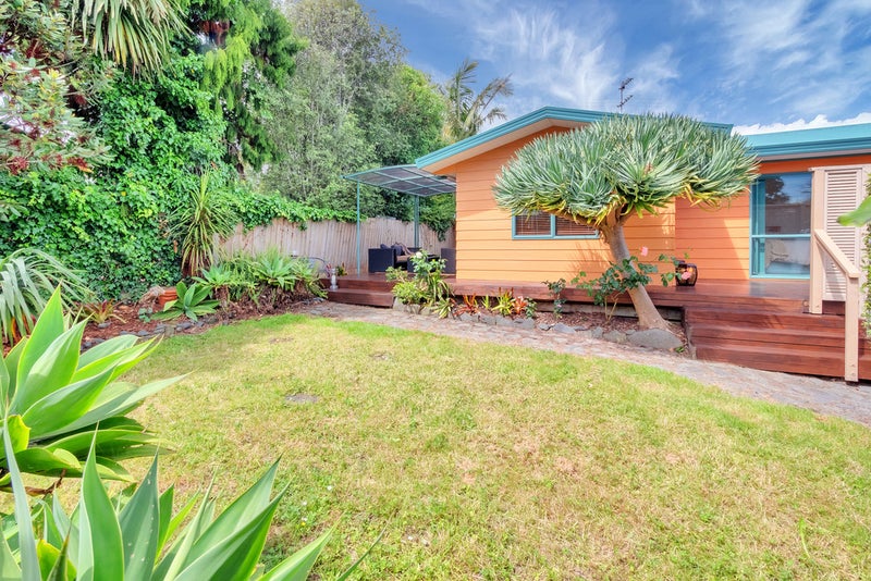 1/10 Dallow Place, Henderson, Auckland - Carousel 24