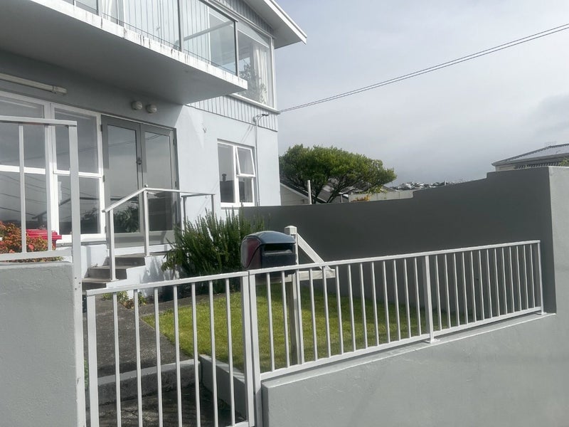 76B Thompson Street, Mount Cook, Wellington - Carousel 1