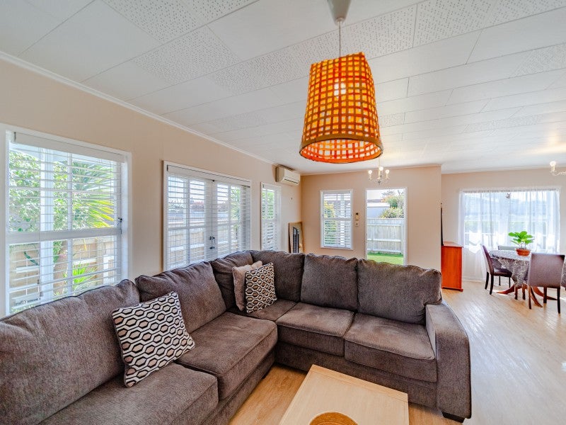 37 Coventry Avenue, Tamatea, Napier - Carousel 2