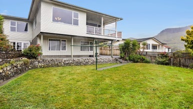 7 Nuffield Street, Tawa, Wellington - Carousel 1