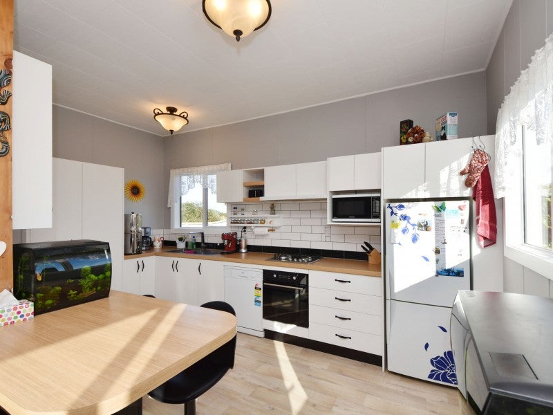 111 Avon Road, Clifton, Invercargill - Carousel 2