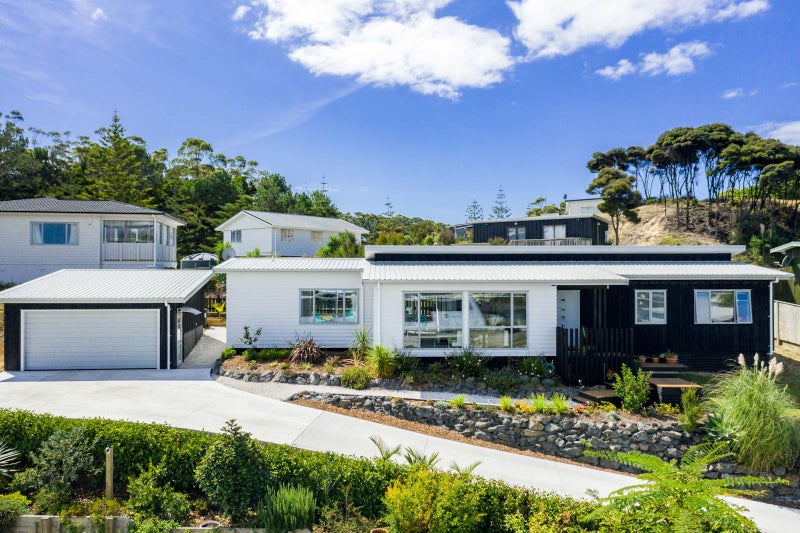 1 Sandpiper Lane, Mangawhai Heads, Mangawhai - Carousel 1