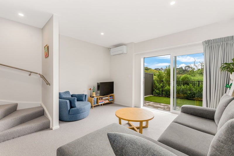 34 Koreke Close, Kenepuru, Porirua - Carousel 1