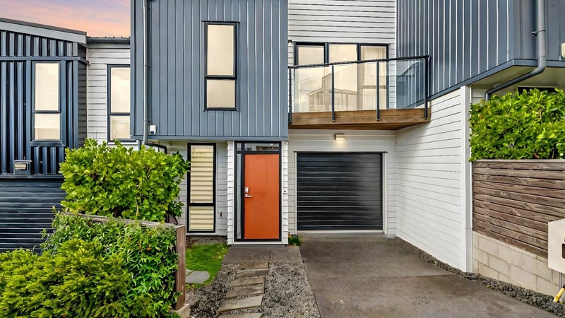 3B Kiokio Street, Long Bay, Auckland - Carousel 1