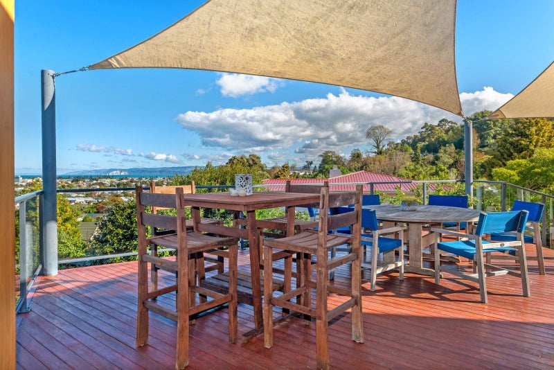 11 Hillary Heights, Whataupoko, Gisborne - Carousel 2