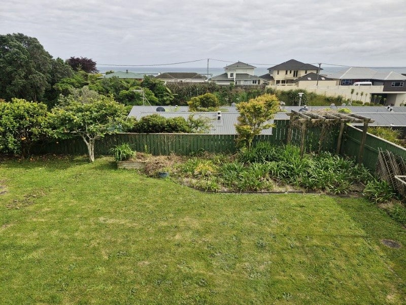 6 Carver Place, Lynmouth, New Plymouth - Carousel 8