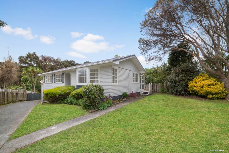 32 Spinella Drive, Bayview, Auckland - Carousel 1