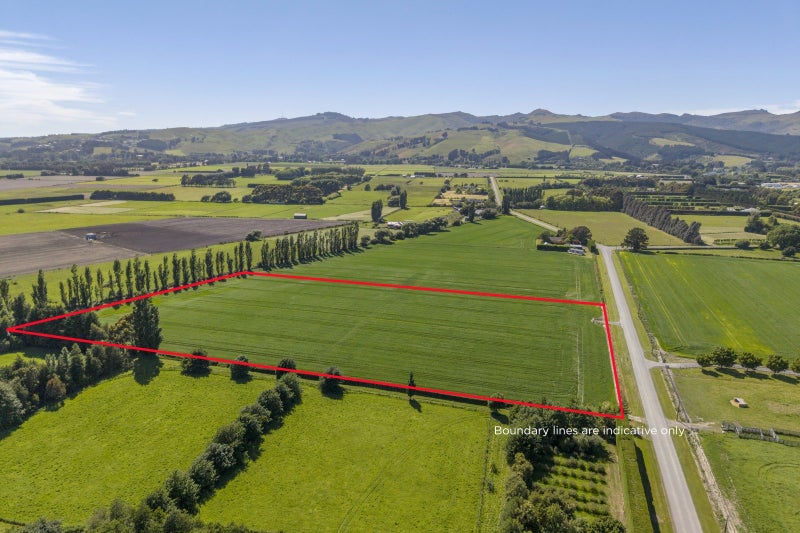 136 Hayes Road, Christchurch - Carousel 1