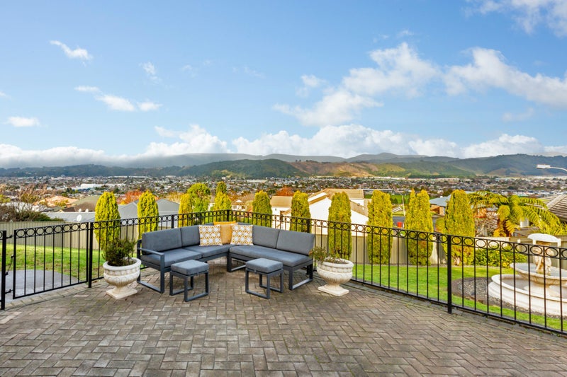 17 Betty Watt Grove, Riverstone Terraces, Upper Hutt - Carousel 2