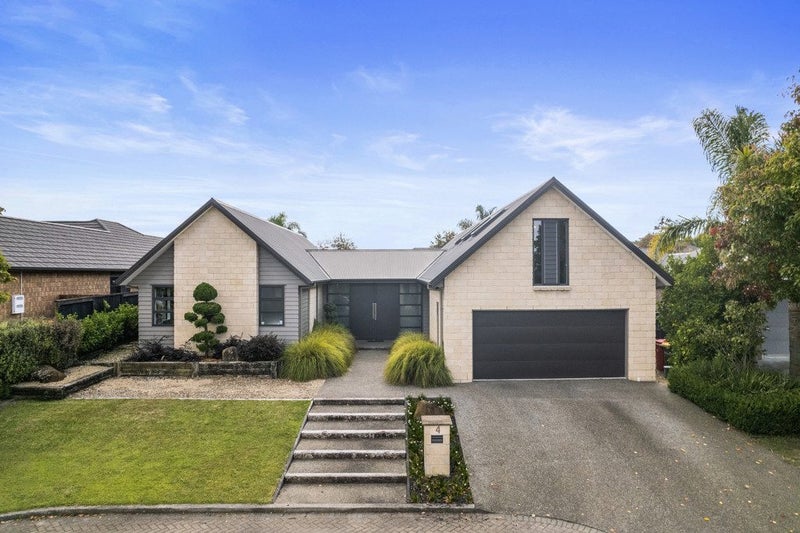 4 Delia Court, Flagstaff, Hamilton - Carousel 1