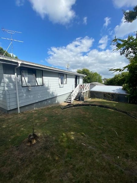 2/14 Thalia Place, Tōtara Vale, Auckland - Carousel 2