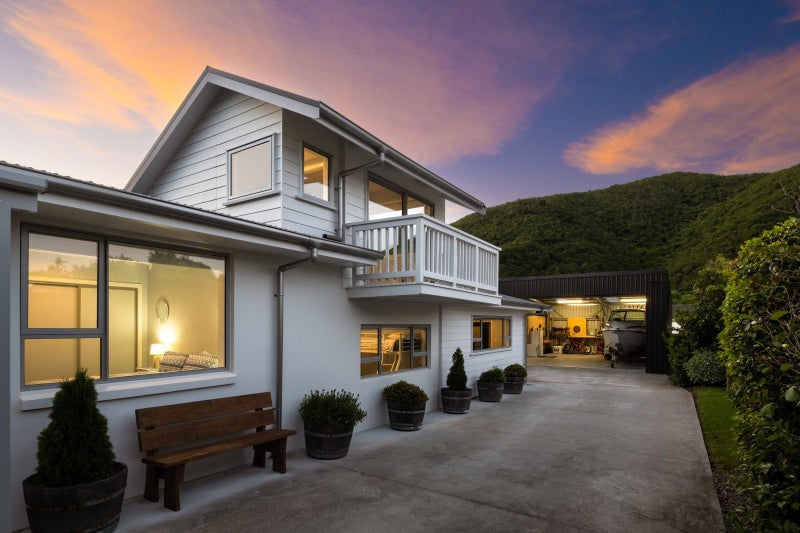 22 Beach Road, Waikawa, Picton - Carousel 28