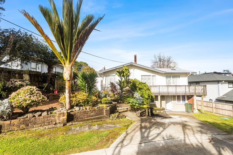 113 View Road, Sunnyvale, Auckland - Carousel 1