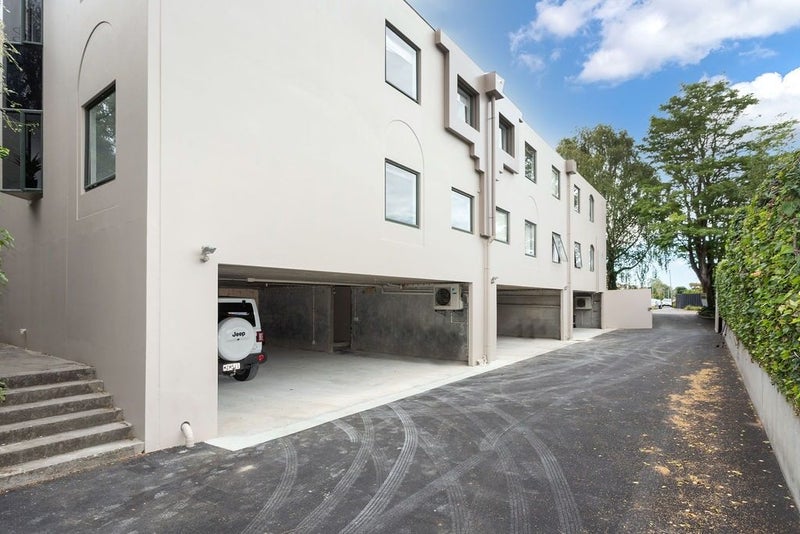 3/21 Hewitts Road, Merivale, Christchurch - Carousel 11