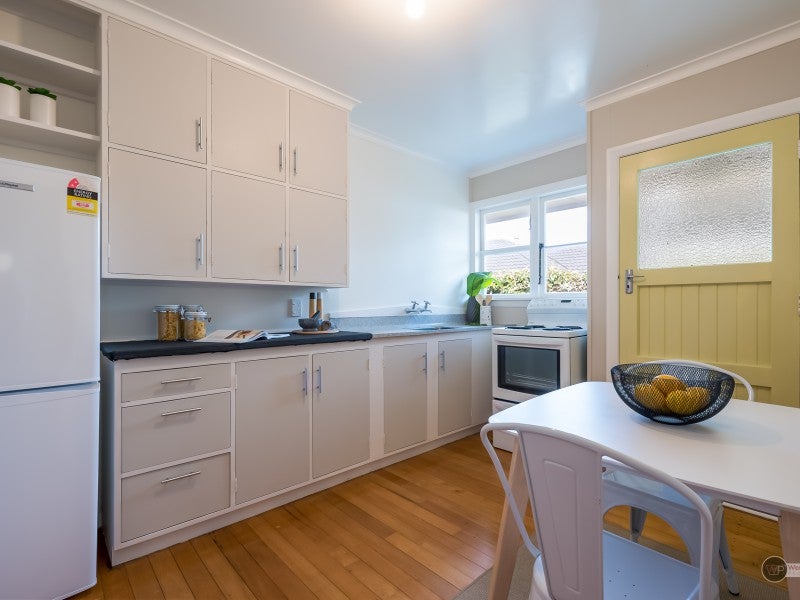 12B Nelson Street, Petone, Lower Hutt - Carousel 2