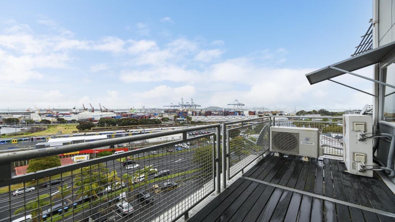 2/30 Augustus Terrace, Parnell, Auckland - Carousel 22