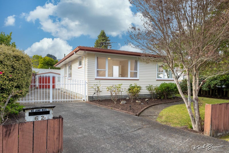 62 Oregon Drive, Maoribank, Upper Hutt - Carousel 1