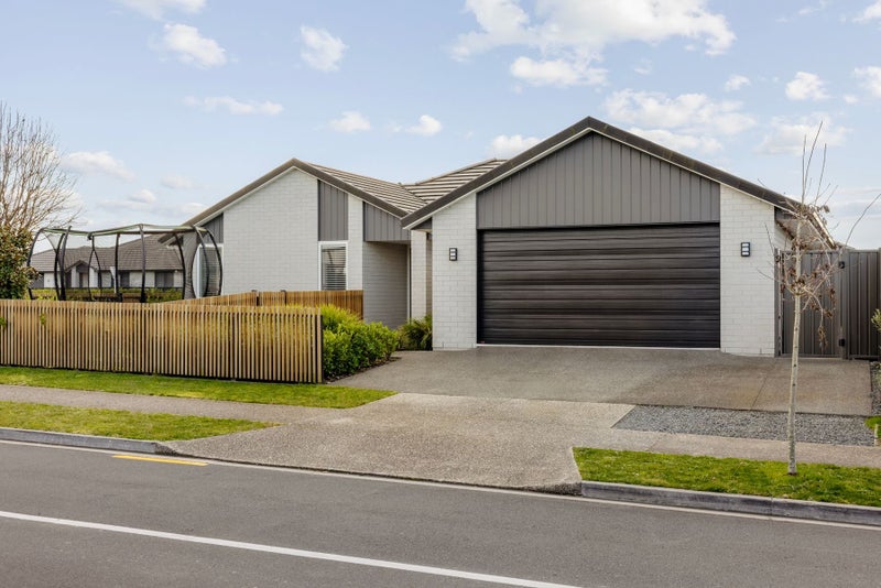 37 Te Ranga Memorial Drive, Pyes Pa, Tauranga - Carousel 1
