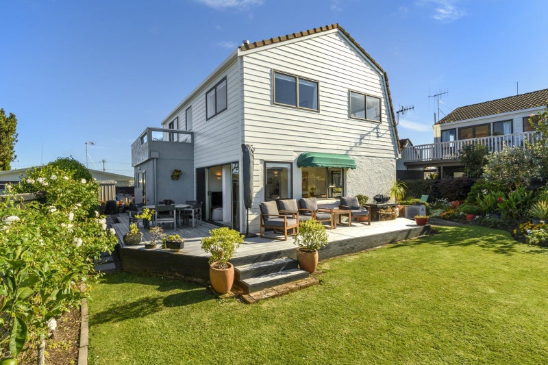 5B Stratford Place, Otumoetai, Tauranga - Carousel 2