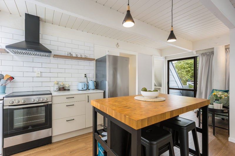 22 Shadon Place, Stanmore Bay, Whangaparaoa - Carousel 2