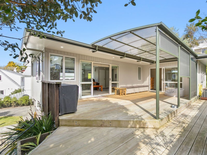 63 Larsen Crescent, Tawa, Wellington - Carousel 1