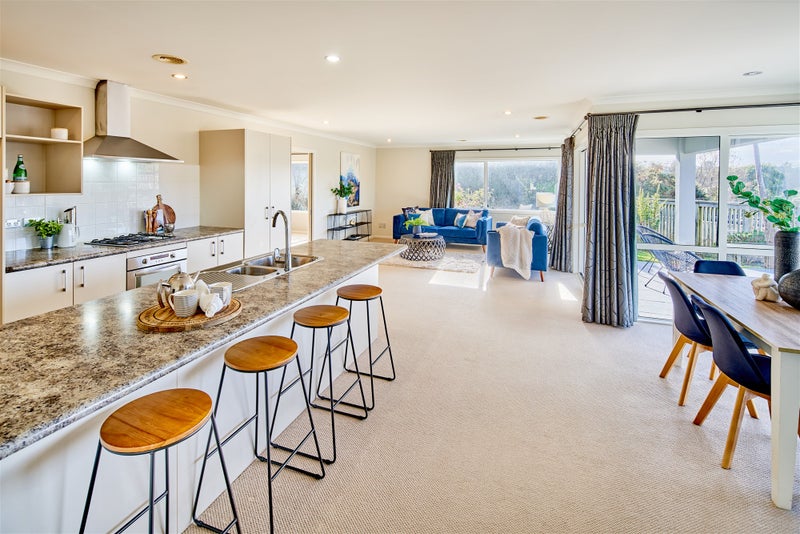 64 Te Puia Drive, Aotea, Porirua - Carousel 2