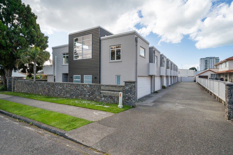 29 Third Avenue, Tauranga, Tauranga - Carousel 2