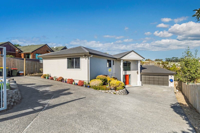 8 Baulcomb Parade, Windsor Park, Auckland - Carousel 2