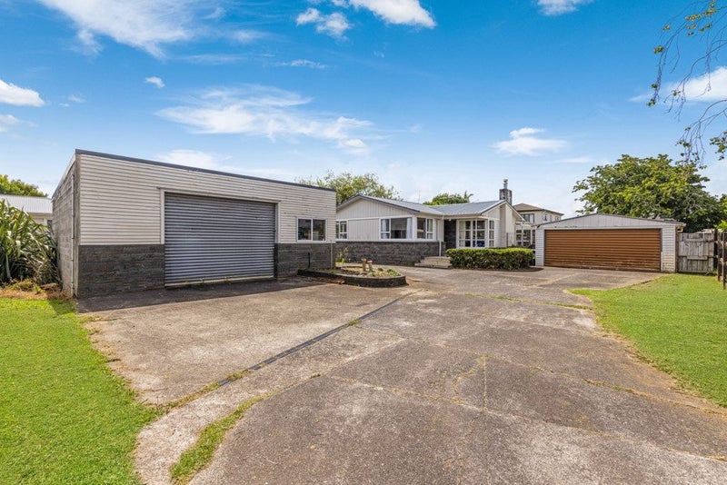 11 Clendon Place, Manurewa, Auckland - Carousel 1