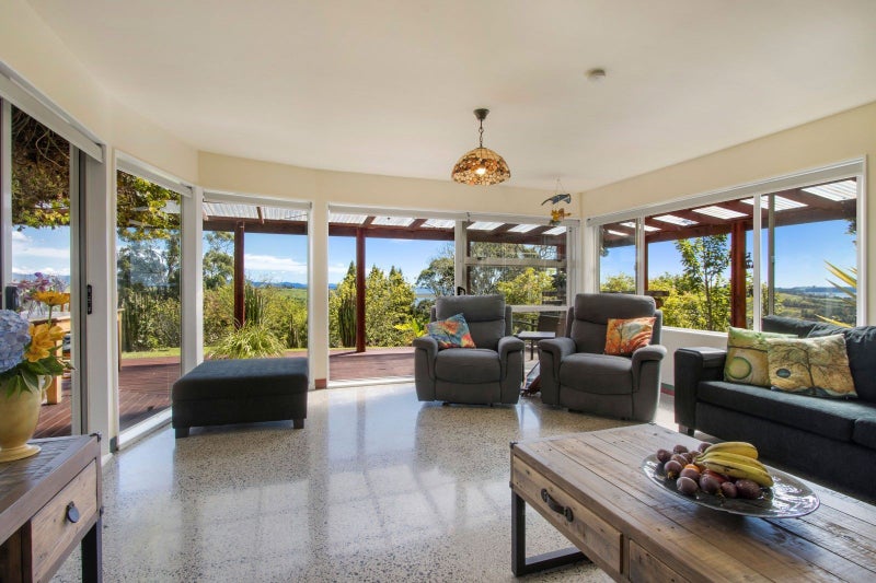 1603 State Highway 2, Whakamarama - Carousel 2