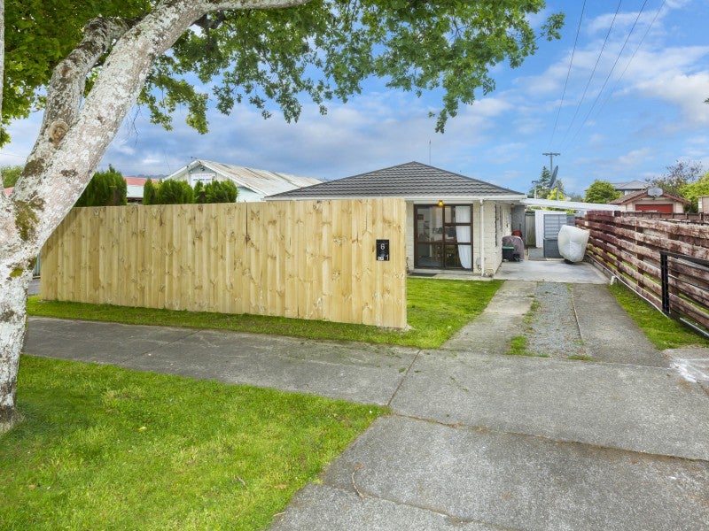 1/6 Tararua Street, Trentham, Upper Hutt - Carousel 2