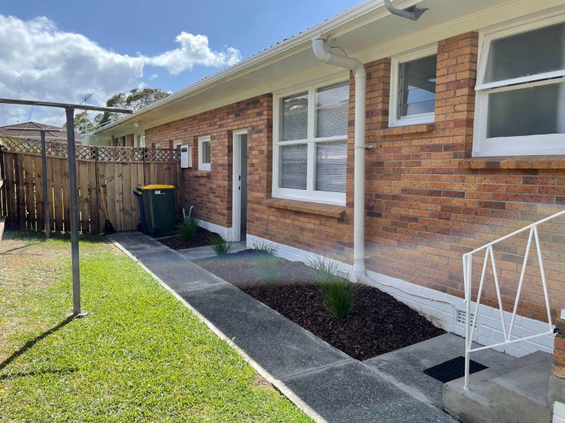 1/11 Dallinghoe Crescent, Milford, Auckland - Carousel 2