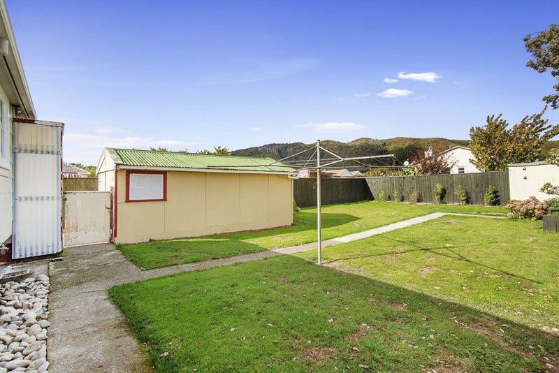 24 Churton Crescent, Taita, Lower Hutt - Carousel 12