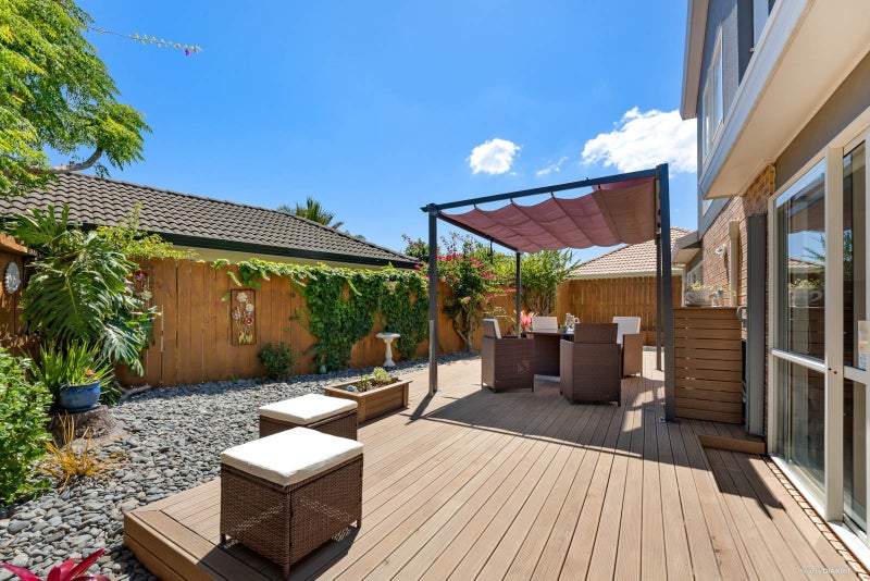 2/112 Golfland Drive, Golflands, Auckland - Carousel 1