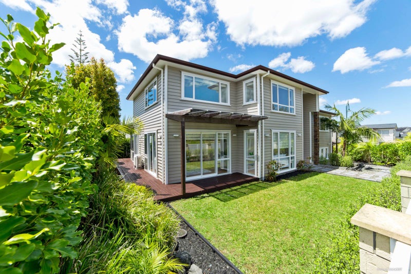 2 Golden Morning Drive, Albany Heights, Auckland - Carousel 1