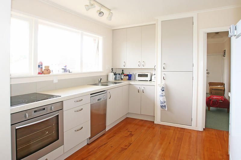 2/22 Kings Road, Panmure, Auckland - Carousel 2