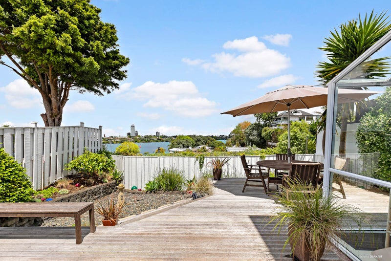 4/74 Kitchener Road, Milford, Auckland - Carousel 1