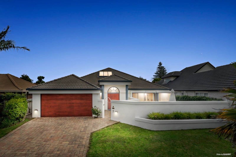 7 Driscoll Place, Farm Cove, Auckland - Carousel 1